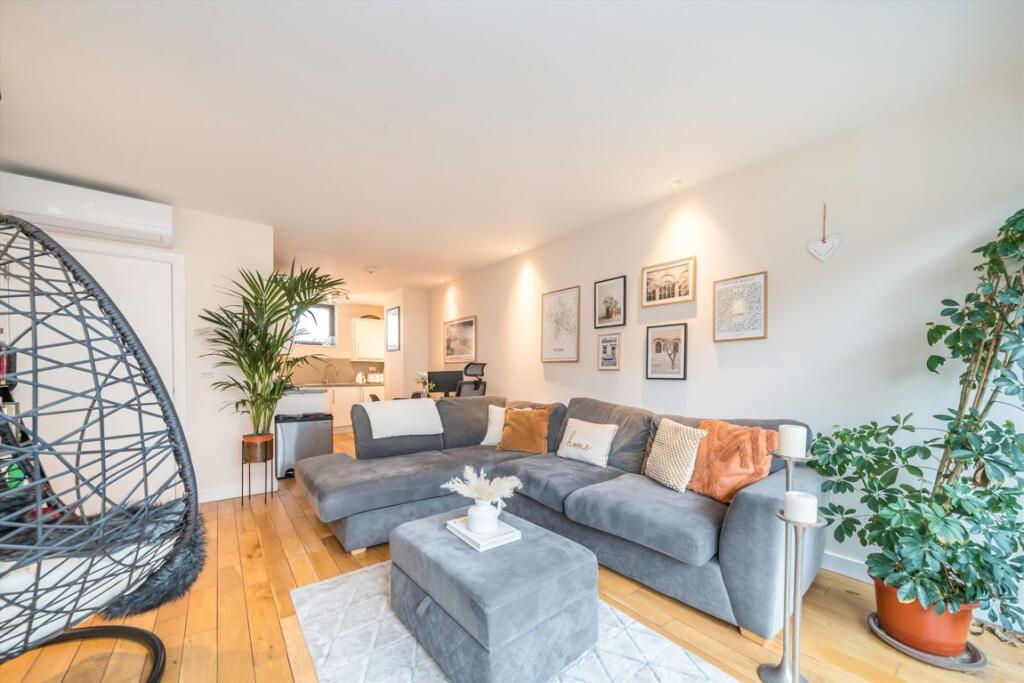 Main image of property: Pentonville Road, Islington
