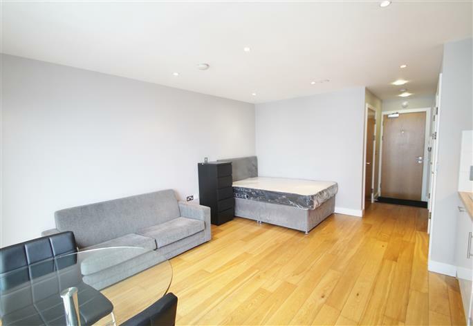 1 bedroom apartment for rent in Meridian Plaza, Cardiff City Centre, CF10