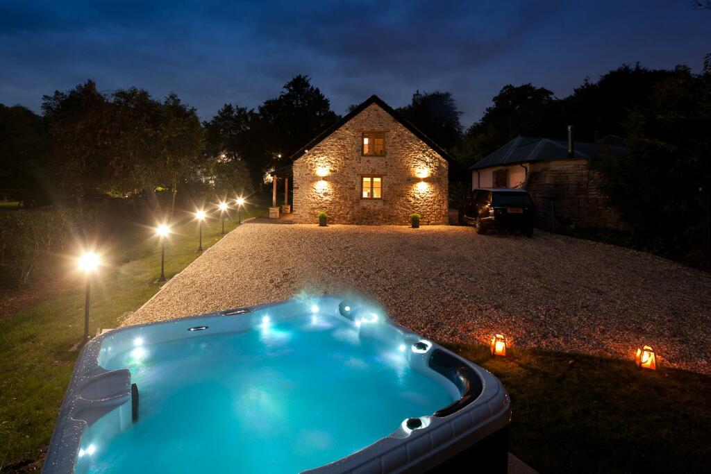 Main image of property: Cwrt Yr Ala Barn ,Michaelston Le Pit