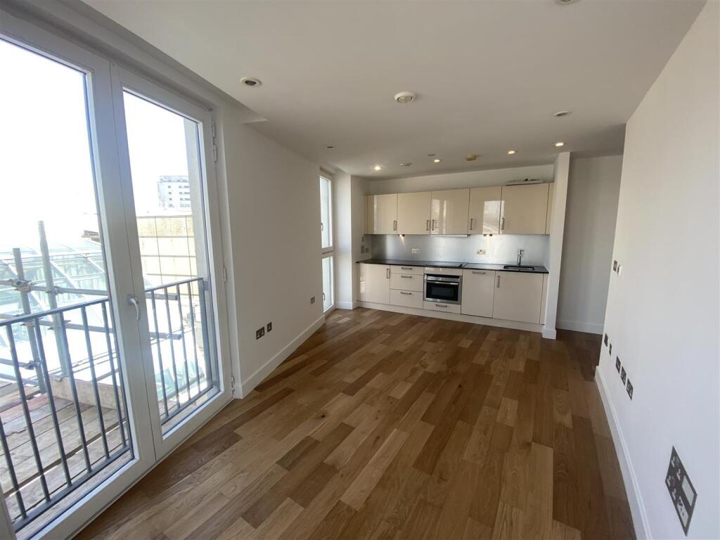 Main image of property: Hayes Apartments, City Centre, Cardiff
