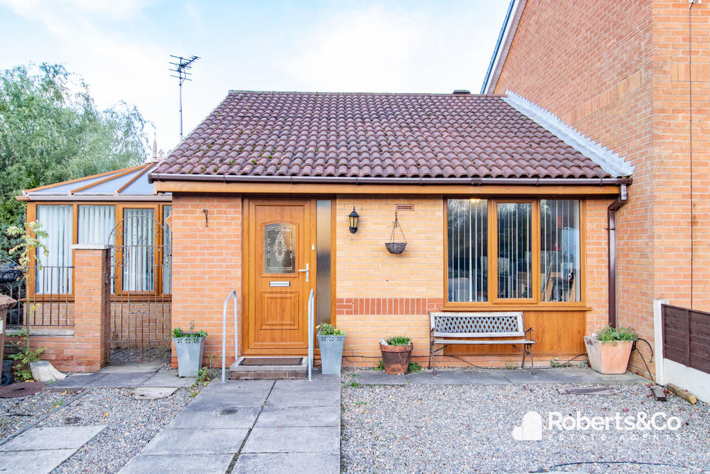 2 bedroom semidetached bungalow for sale in Savick Way, Lea, PR2