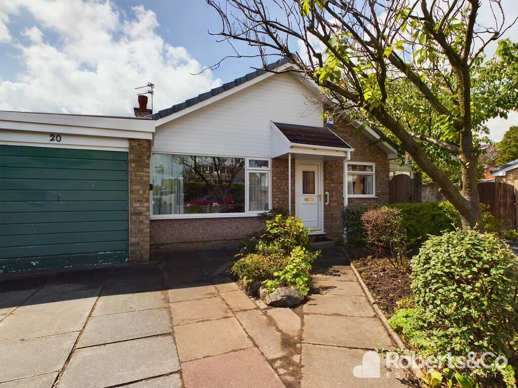 3 bedroom detached bungalow for sale in Maple Grove, Penwortham , PR1