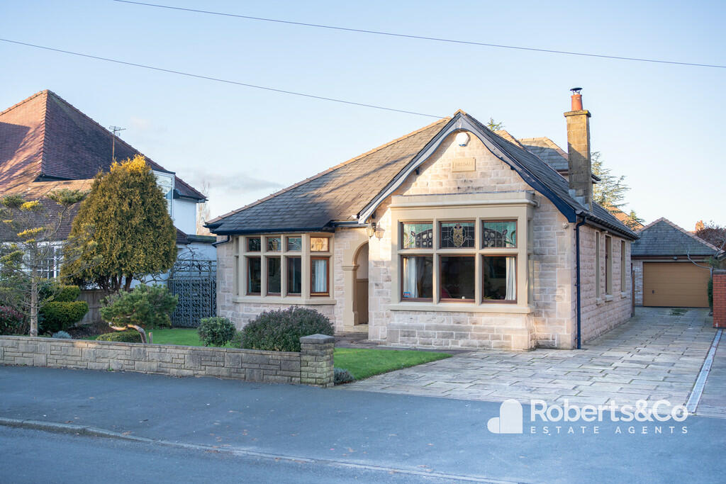 4 bedroom detached bungalow for sale in Kingsway, Penwortham , PR1