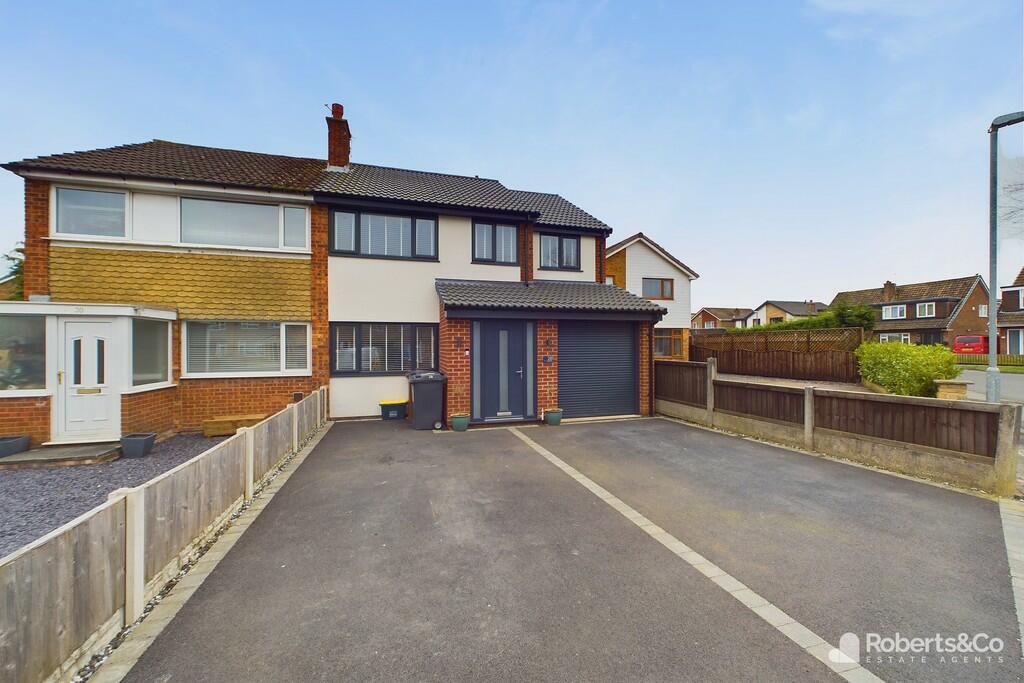 4 bedroom semidetached house for sale in Beechway, Penwortham, PR1