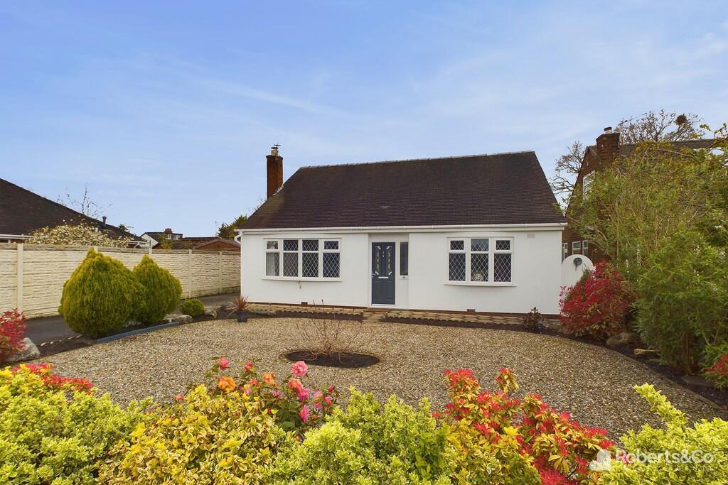 3 bedroom detached house for sale in Moorhey Drive, Penwortham, PR1