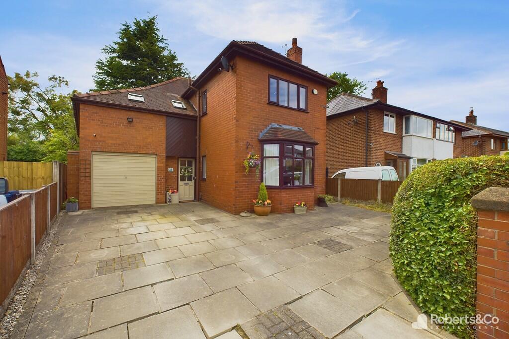 3 bedroom detached house for sale in The Avenue, Penwortham, PR1