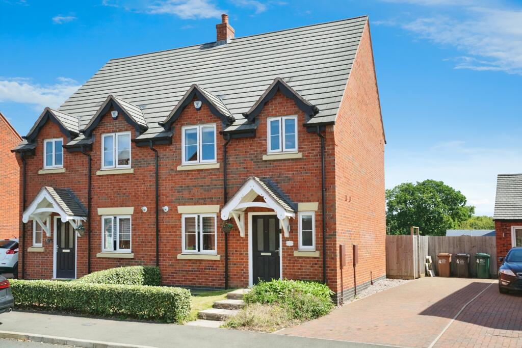 4 bedroom semidetached house for sale in Foxley Chase, Linton