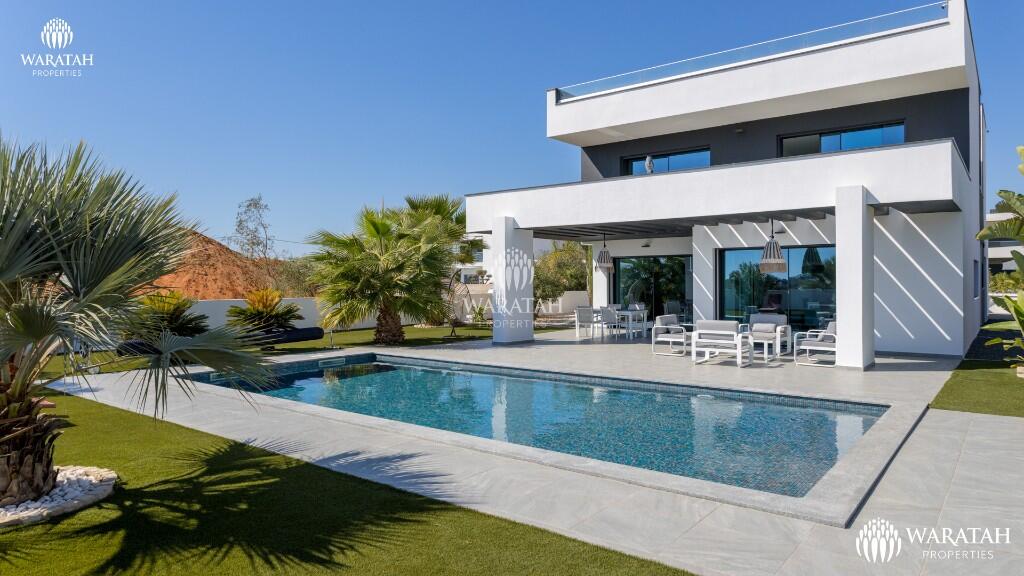 Main image of property: Alcantarilha, Algarve