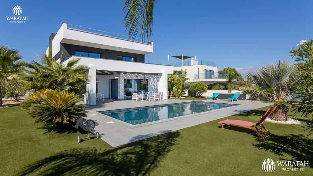 Main image of property: Alcantarilha, Algarve