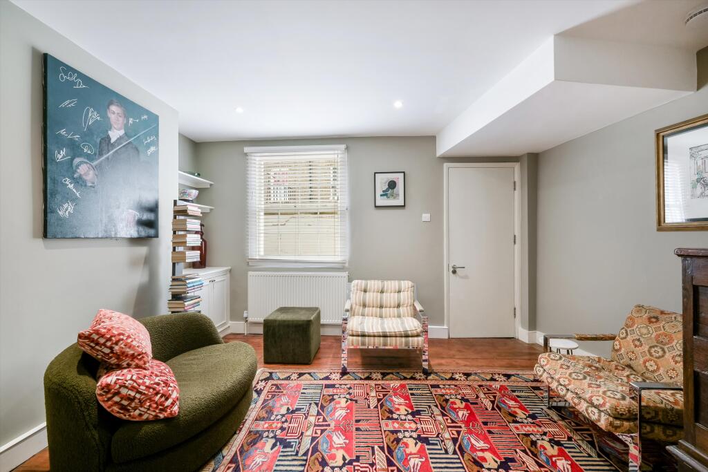 Main image of property: Keystone Crescent, London, N1