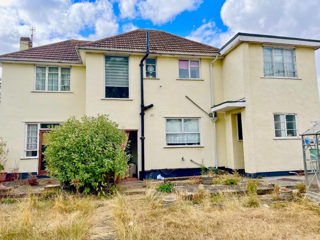 5 bedroom detached house for sale in Marine Estate, LeighOnSea, Essex