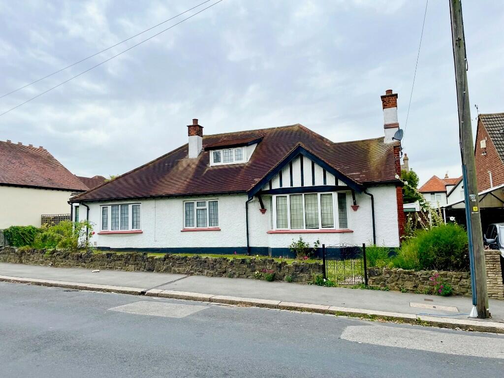 4 bedroom detached bungalow for sale in LeighOnSea, Essex, SS9
