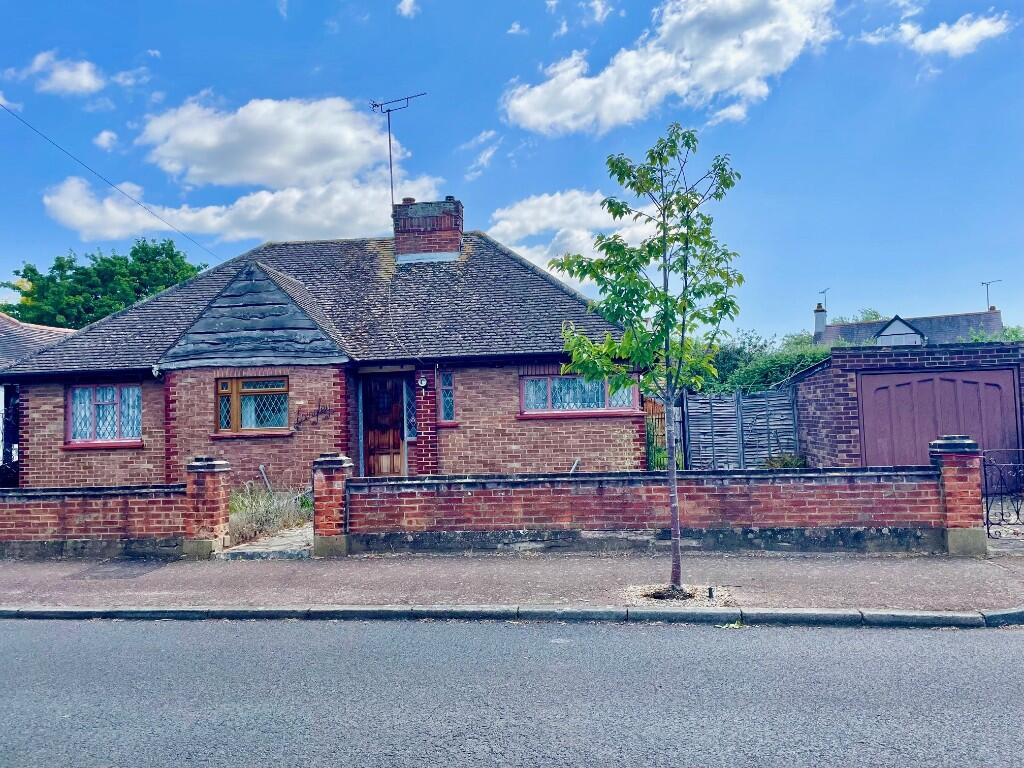 Main image of property: Leigh-On-Sea, Essex, SS9