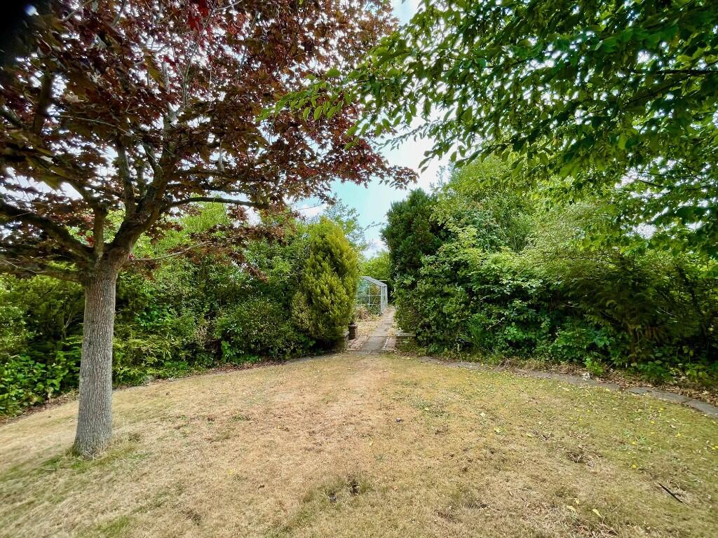 Main image of property: Thorndon Park Crescent, Leigh-On-Sea, Essex, SS9