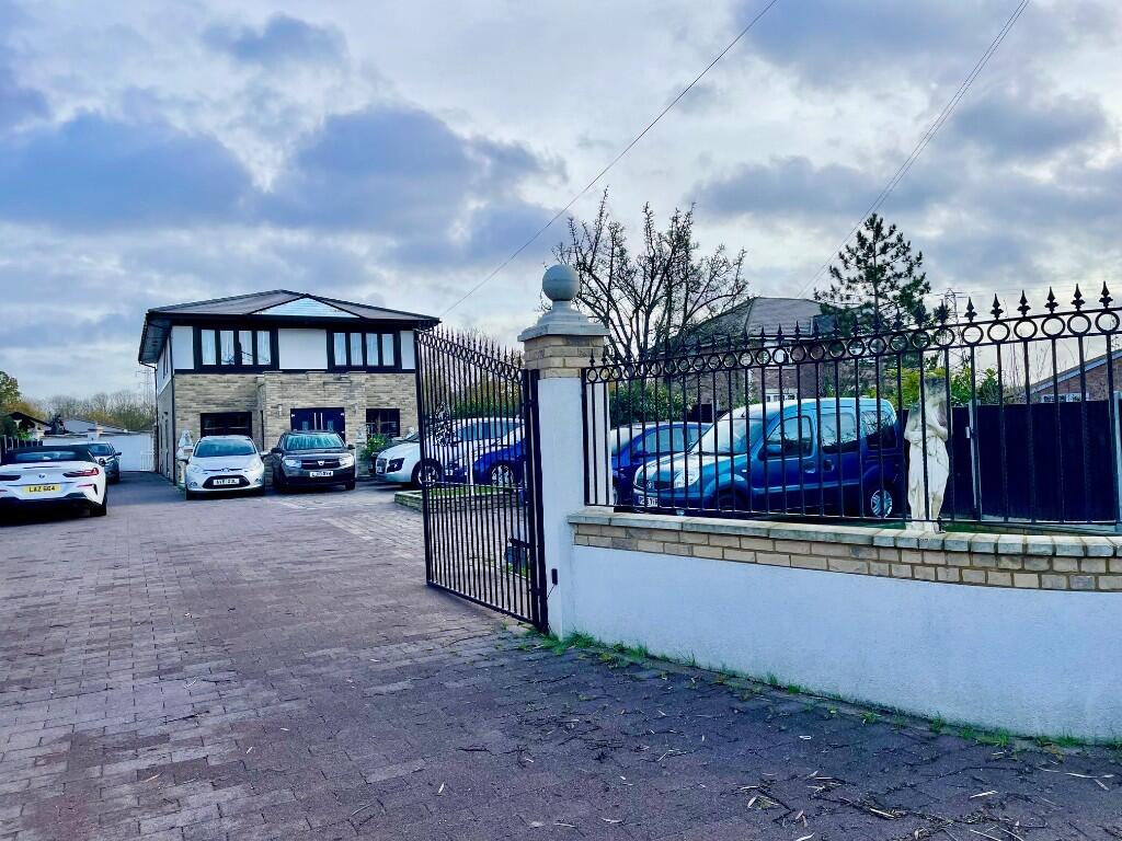 Main image of property: Brentwood, Essex, CM13