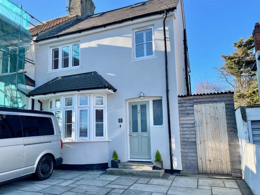 Main image of property: Edinburgh Avenue, Leigh-On-Sea, Essex, SS9