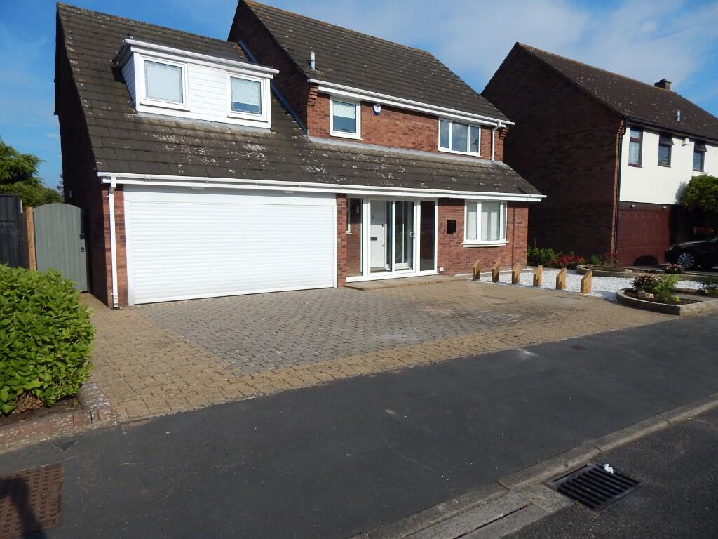 Main image of property: Wakerfield Close, Hornchurch,  RM11