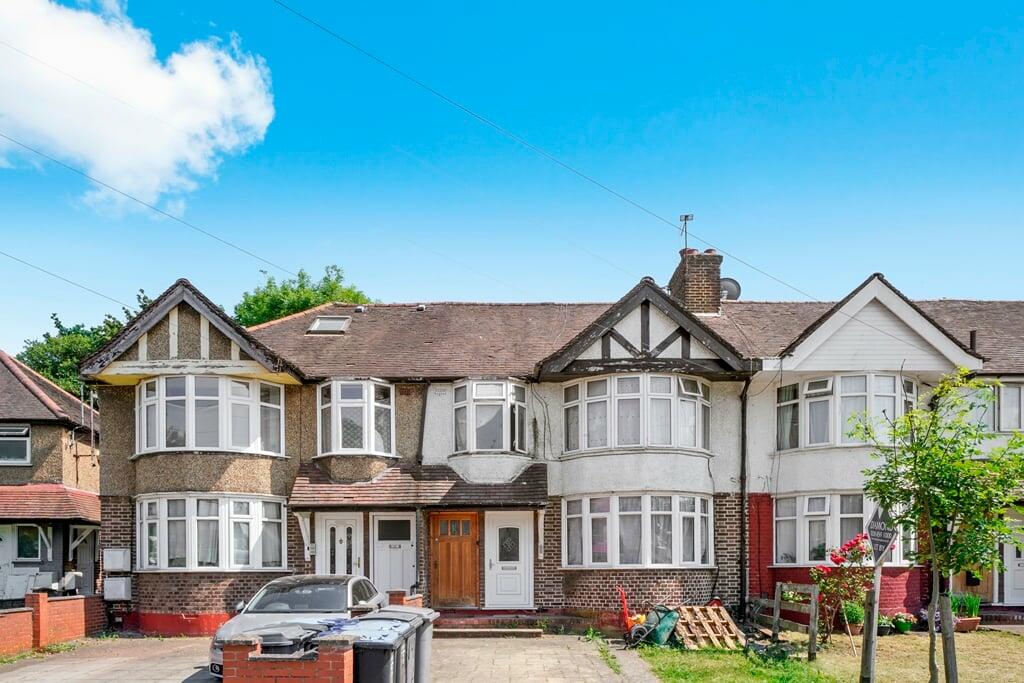 3 bedroom for sale in Braemar Avenue, London, NW10