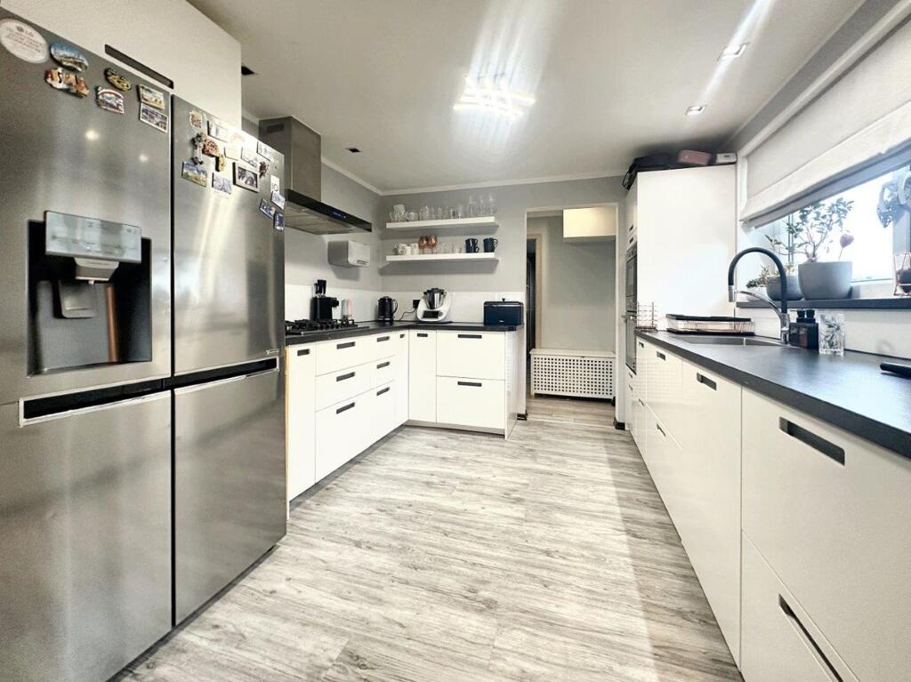 Additional property image - Sutton Avenue, Peacehaven, BN10 7NY