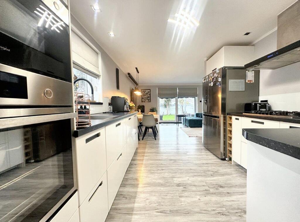 Additional property image - Sutton Avenue, Peacehaven, BN10 7NY