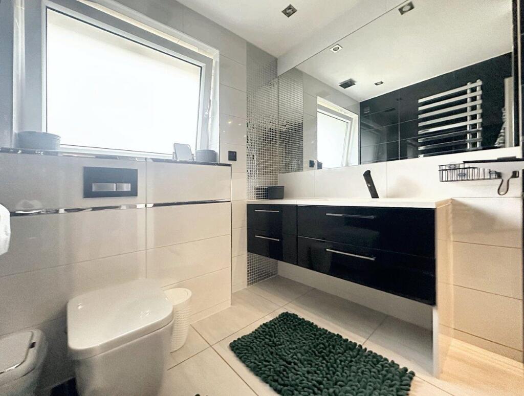 Additional property image - Sutton Avenue, Peacehaven, BN10 7NY
