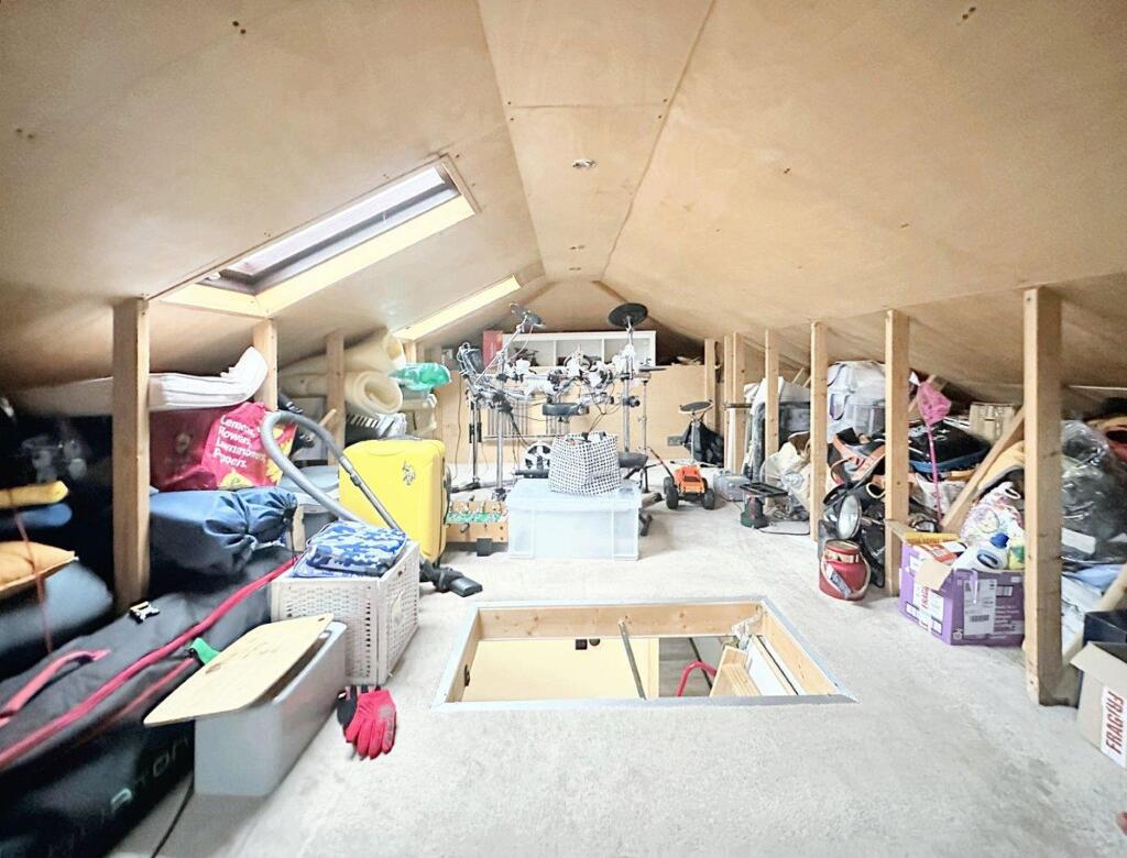 Additional property image - Sutton Avenue, Peacehaven, BN10 7NY