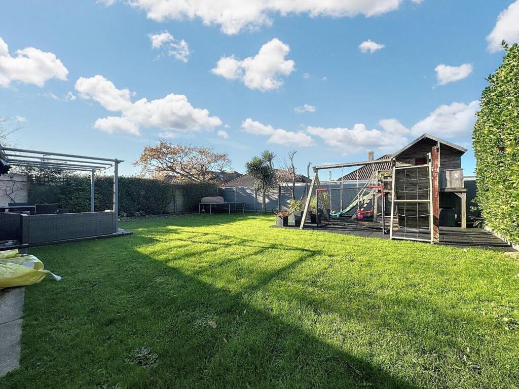 Additional property image - Sutton Avenue, Peacehaven, BN10 7NY