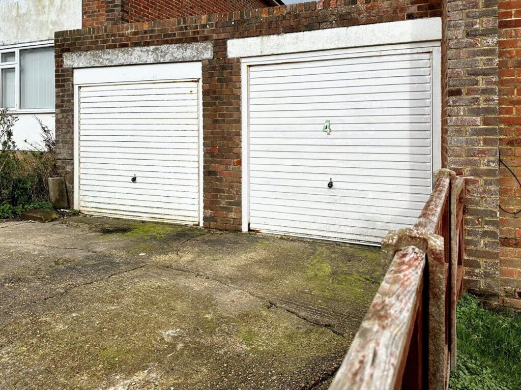 Additional property image - 69 Brambletyne Avenue, Saltdean, BN2 8EL