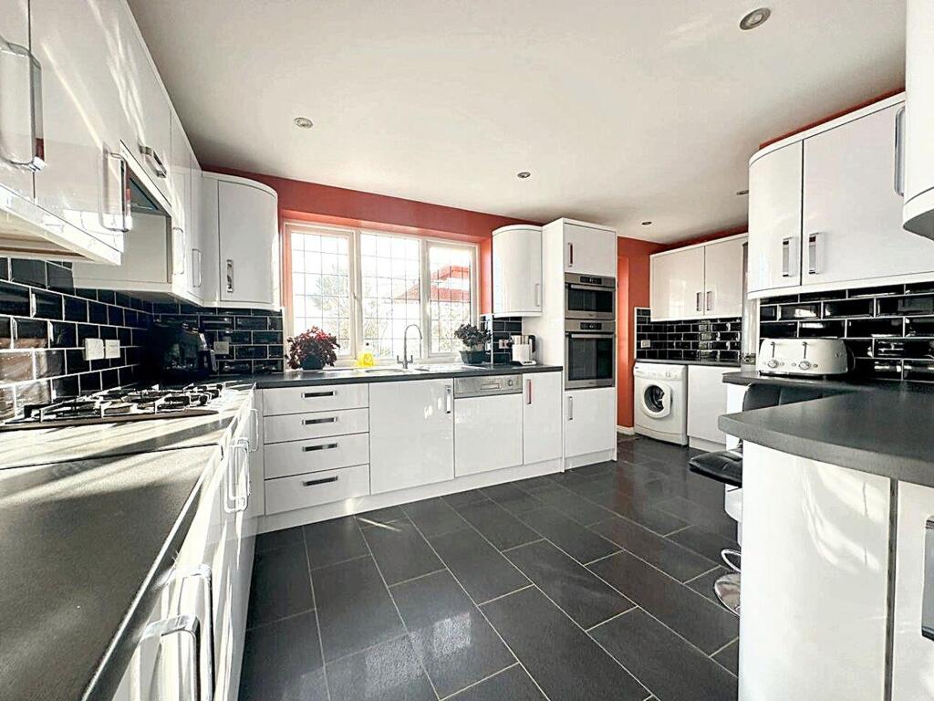 Additional property image - Hill Top Way, Newhaven, BN9 9TE