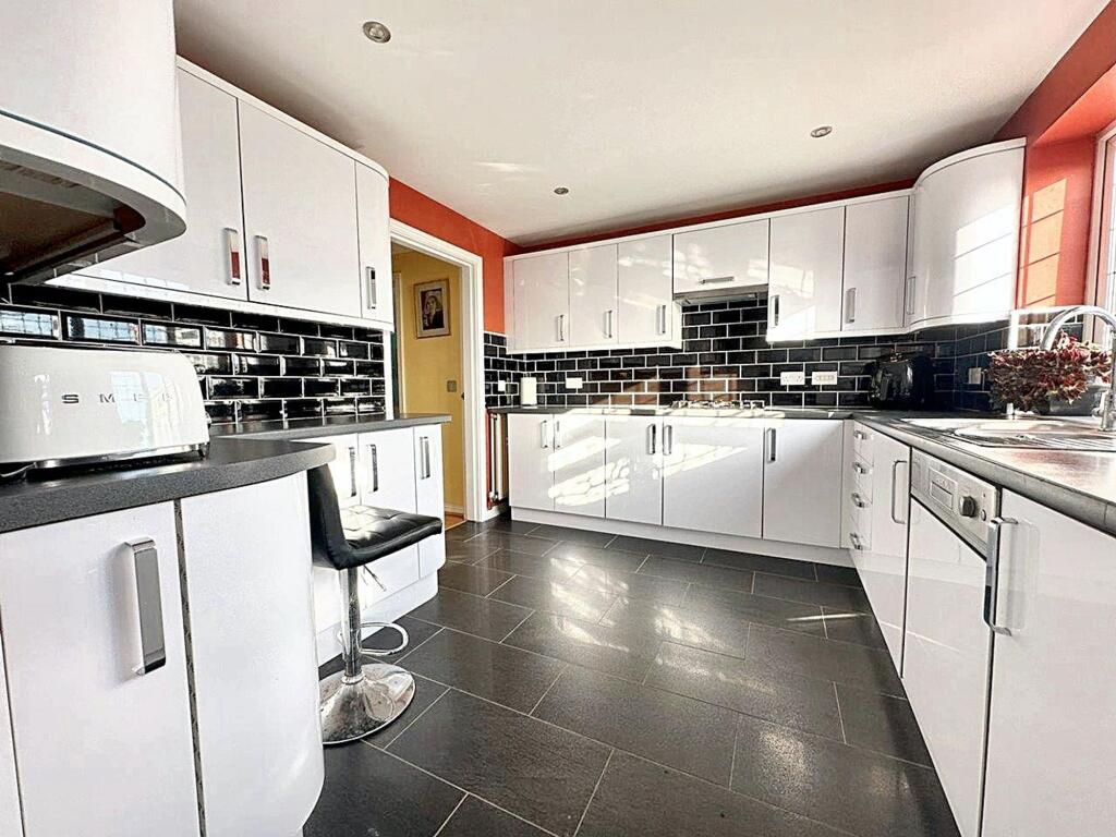 Additional property image - Hill Top Way, Newhaven, BN9 9TE