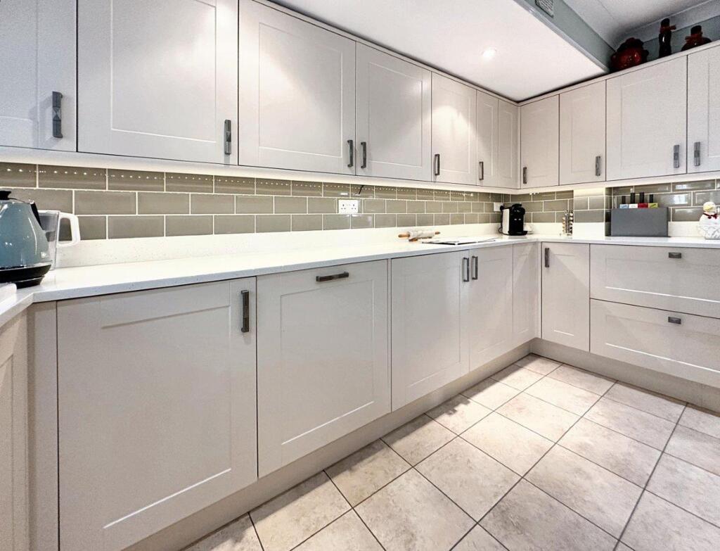 Additional property image - Bramber Avenue, Peacehaven, BN10 8HR