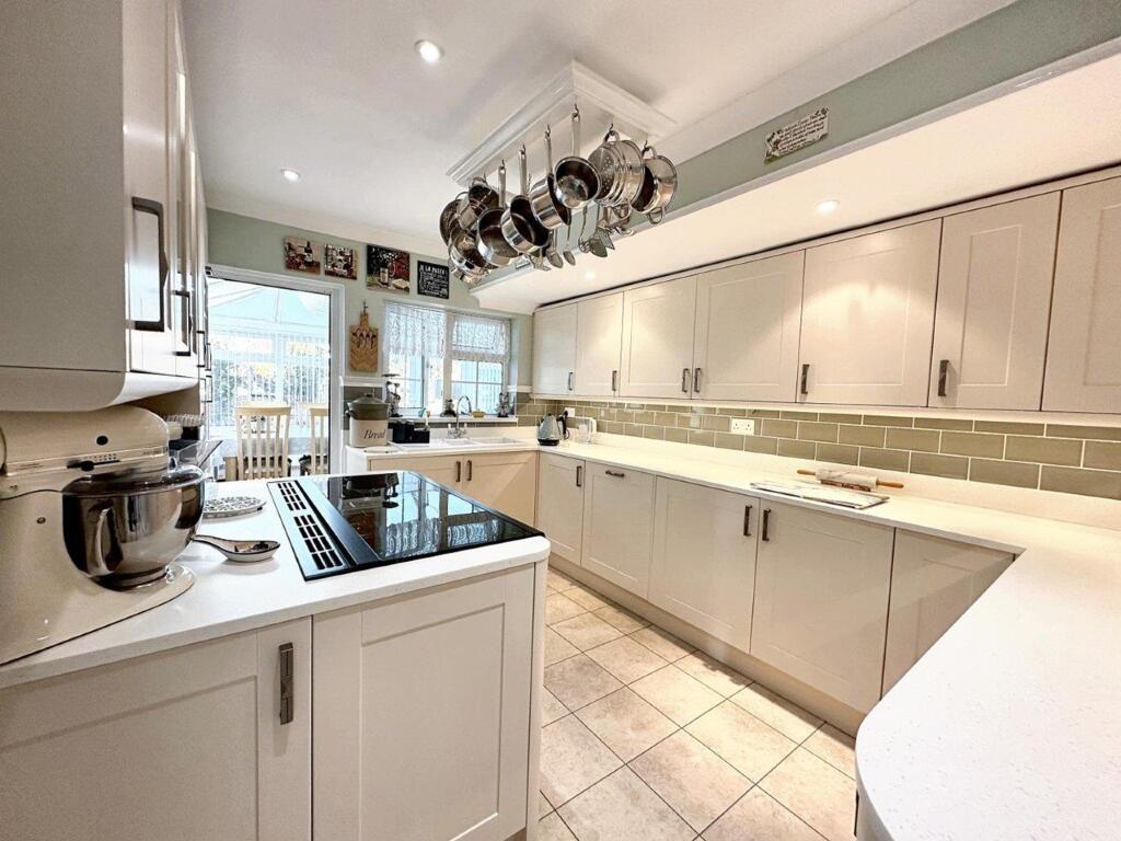 Additional property image - Bramber Avenue, Peacehaven, BN10 8HR