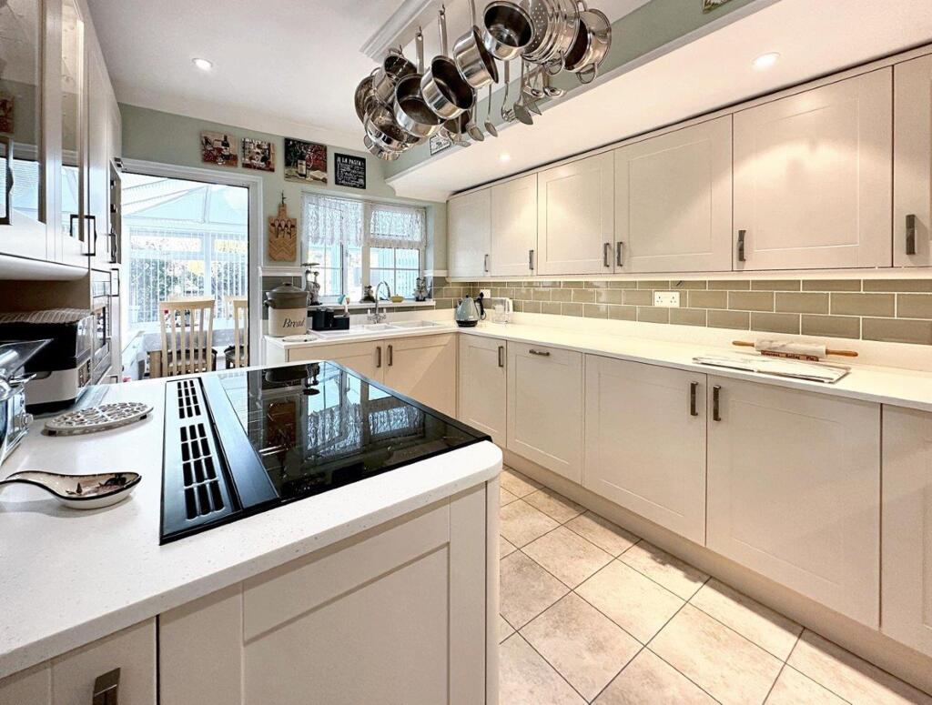 Additional property image - Bramber Avenue, Peacehaven, BN10 8HR