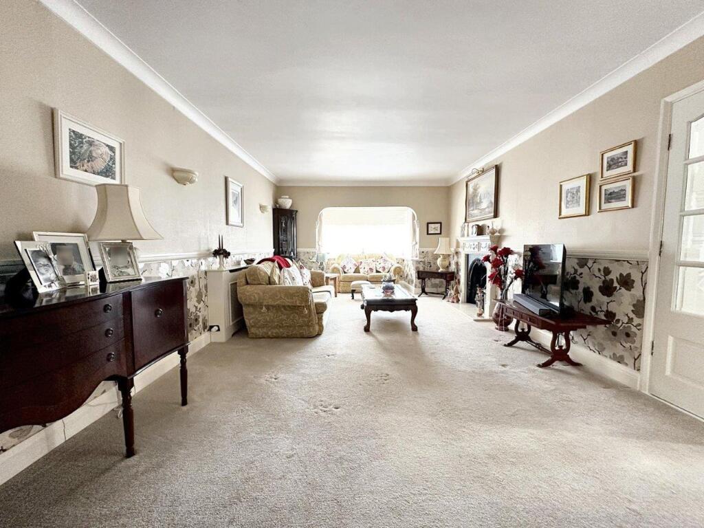 Additional property image - Bramber Avenue, Peacehaven, BN10 8HR