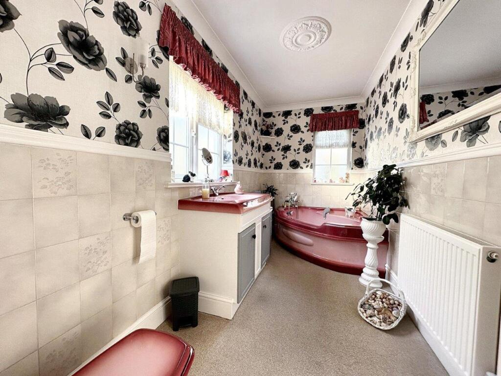 Additional property image - Bramber Avenue, Peacehaven, BN10 8HR