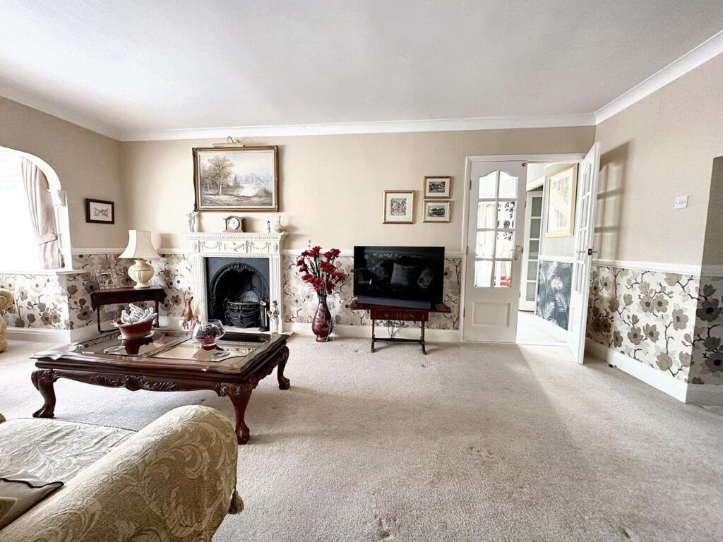 Additional property image - Bramber Avenue, Peacehaven, BN10 8HR