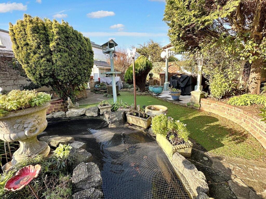 Additional property image - Bramber Avenue, Peacehaven, BN10 8HR