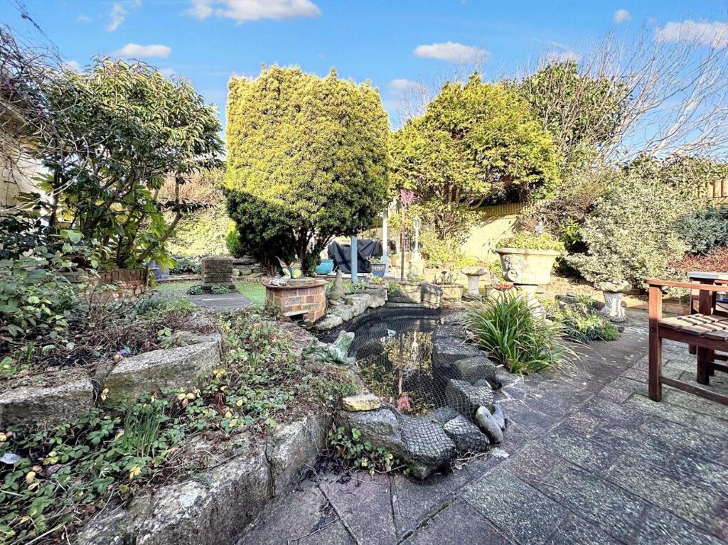 Additional property image - Bramber Avenue, Peacehaven, BN10 8HR