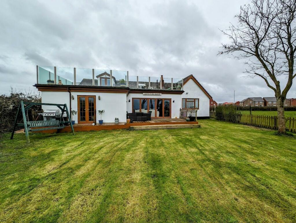 4 bedroom house for sale in Sodbury Road, Wickwar, WottonUnderEdge, GL12