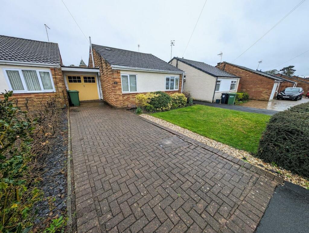 2 bedroom semidetached bungalow for sale in Ferndown, Yate, Bristol, BS37