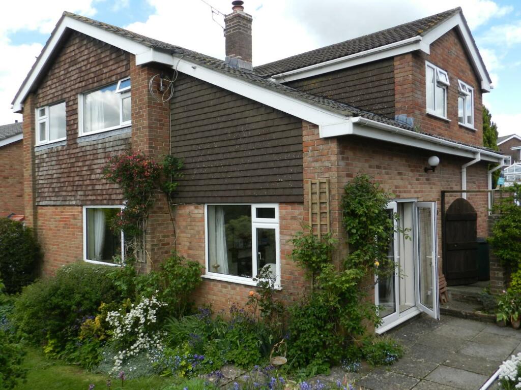 4 bedroom detached house for sale in Finch Road, Chipping Sodbury, Bristol, BS37
