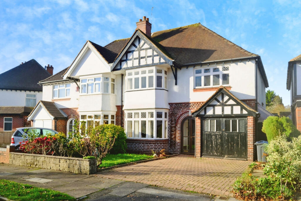 Main image of property: Robin Hood Croft, Hall Green, Birmingham, West Midlands B28 0LL