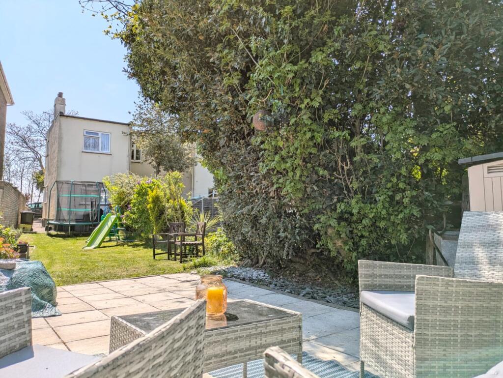 Main image of property: London Road, Hadleigh, Essex