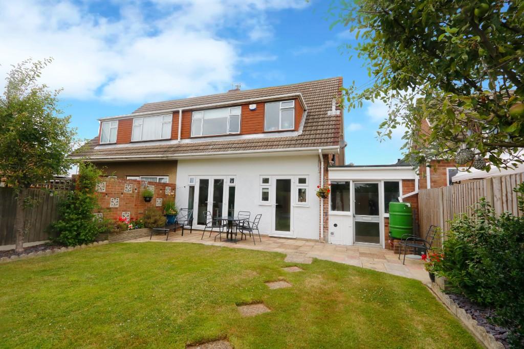 3 bedroom semidetached house for sale in Blyth Way, Benfleet, Essex, SS7