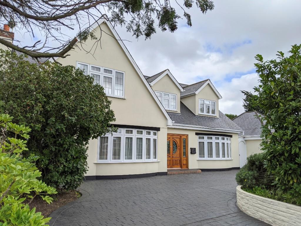 4 bedroom detached house for sale in Daws Heath Road, Daws Heath