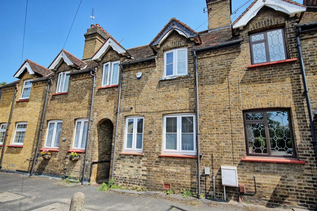 2 bedroom terraced house for sale in Roydon Road, Stanstead Abbotts