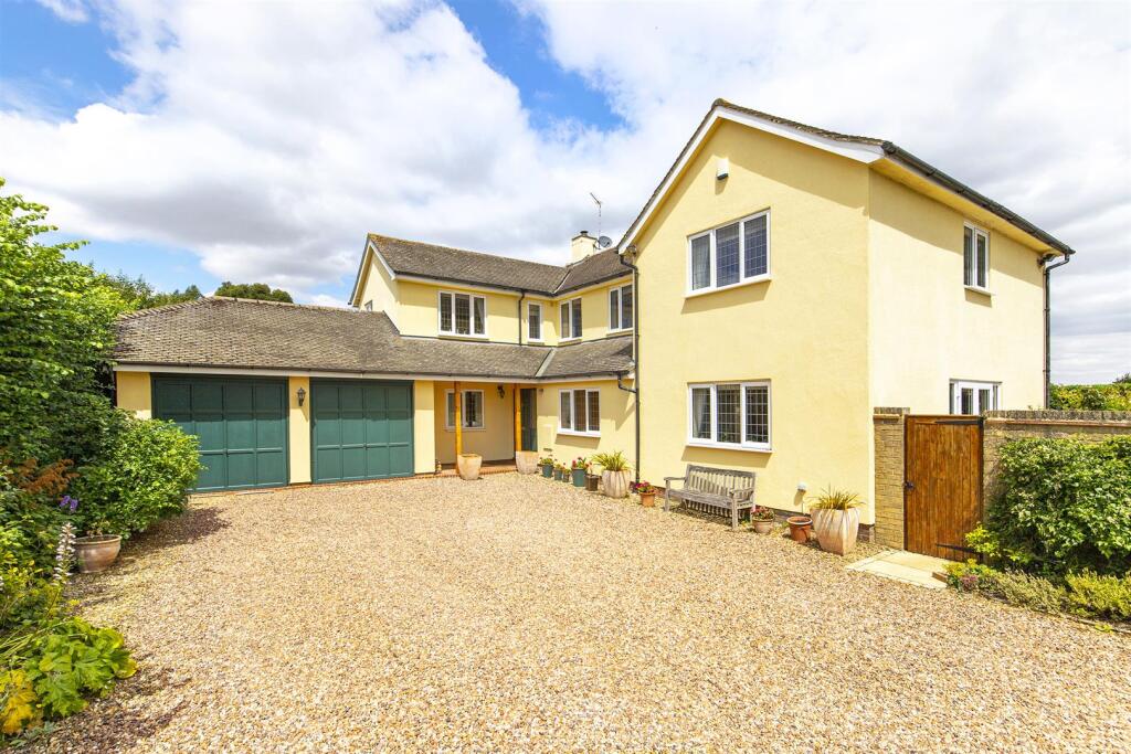 Main image of property: WHEMPSTEAD - FABULOUS FAMILY HOME IN PRIME LOCATION