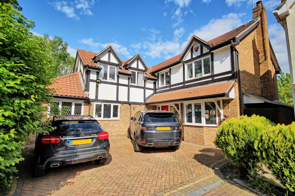 Main image of property: YEARLING CLOSE, GREAT AMWELL - CHAIN FREE