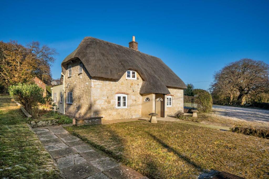 2 bedroom cottage for sale in Cranmore, Isle of Wight, PO41