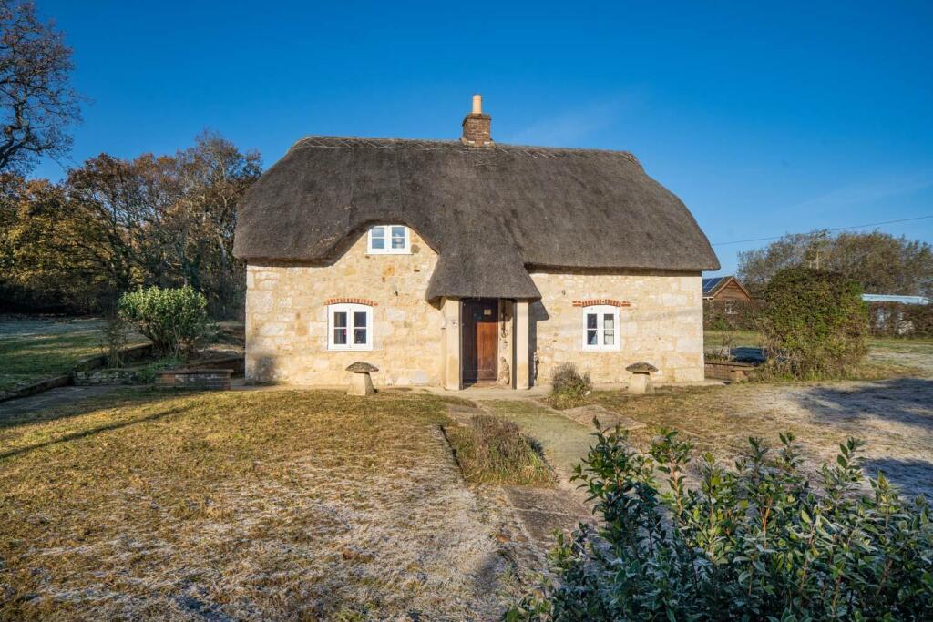 2 bedroom cottage for sale in Cranmore, Isle of Wight, PO41